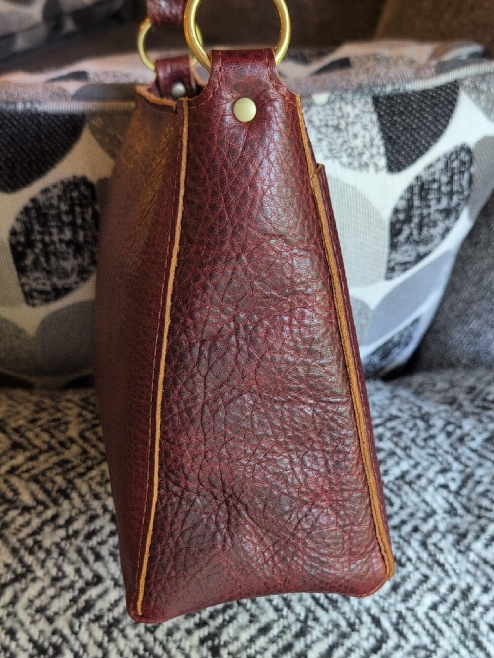 Portland Leather Cinnamon Bear Triangle Shoulder Bag NWOT - Picture 5 of 14